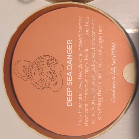 Erstwilder Hydra Brooch - Picture 2 of 2